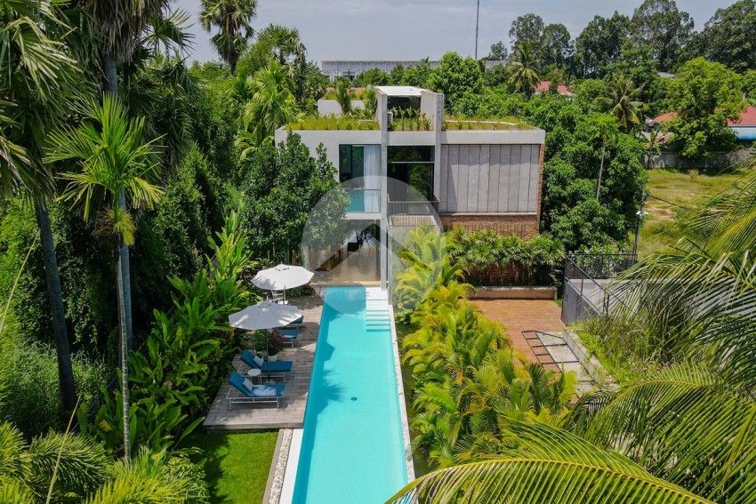 Luxury Western Style Villa