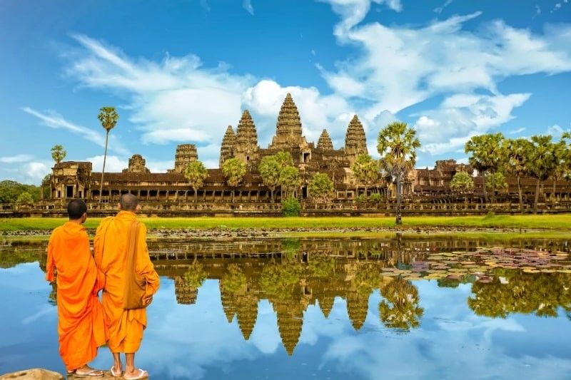 Foundations-of-the-Future-The-Role-of-SMEs-and-Government-Support-in-Cambodias-Growth