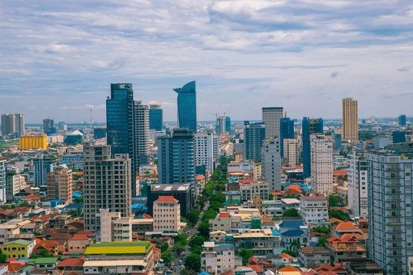 Rising-Skyline-Rising-Opportunities-SMEs-and-Government-Support-as-Pillars-of-Cambodias-Growth