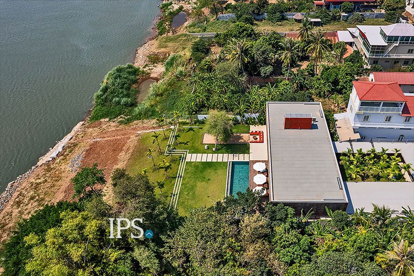 Riverfront Holiday Home in Phnom Penh | Property Code 16071